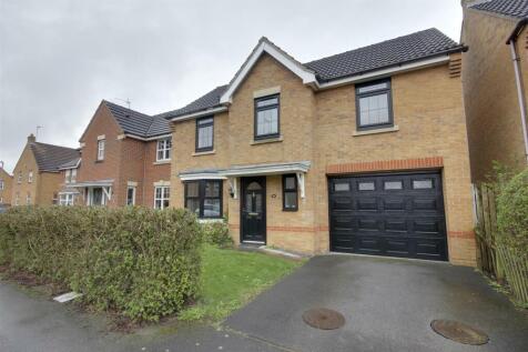 Hazel Court, Brough 4 bed detached house for sale