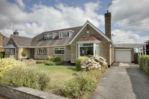 3 bedroom semi-detached bungalow for sale