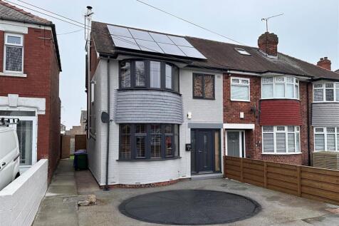 5 bedroom semi-detached house for sale