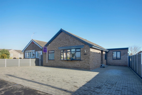 Northfield, Swanland 4 bed detached bungalow for sale