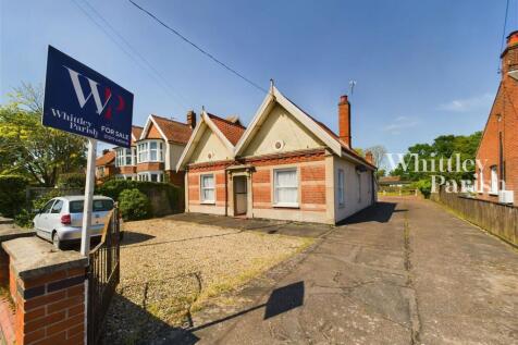 Victoria Road, Diss 4 bed detached bungalow for sale