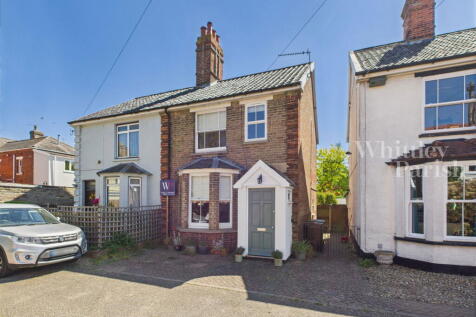 3 bedroom semi-detached house for sale