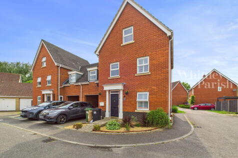 Viscount Close, Diss 4 bed townhouse for sale