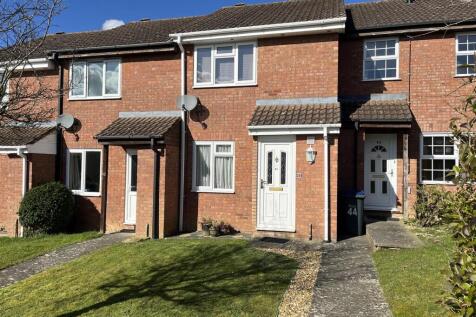 Lysley Close, Chippenham 3 bed terraced house for sale