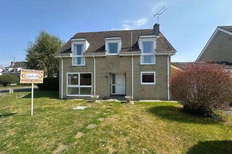 Lee Crescent, Sutton Benger, Chippenham 4 bed detached house for sale