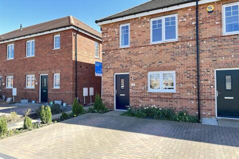 3 bedroom end of terrace house for sale