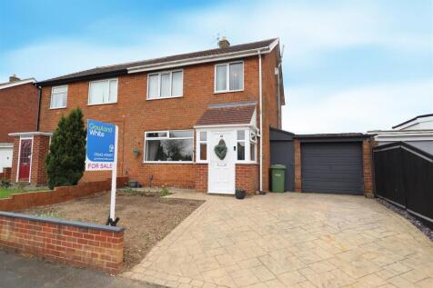 Ellerton Road, Hartburn, TS18 5NP 3 bed semi