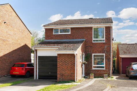 Palmer Close, Shefford, SG17 4 bed detached house for sale