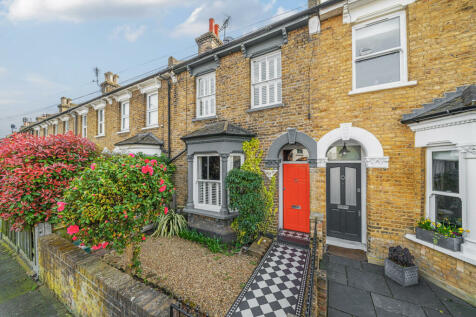 4 bedroom terraced house for sale