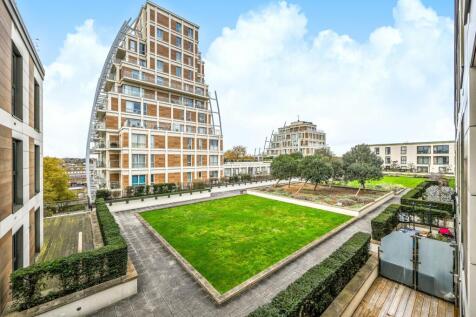 Skerne Road, Kingston Upon Thames, KT2 2 bed flat for sale