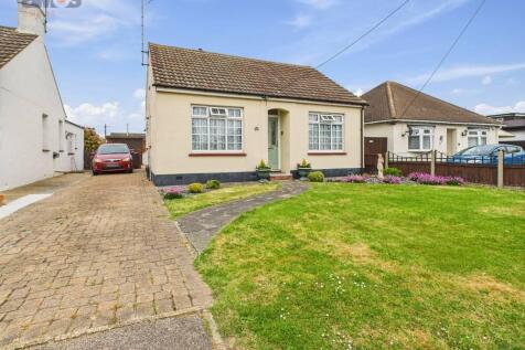 2 bedroom detached bungalow for sale