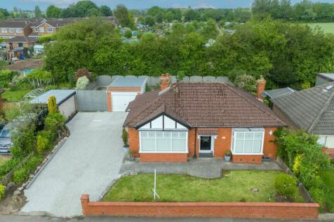 2 bedroom detached bungalow for sale