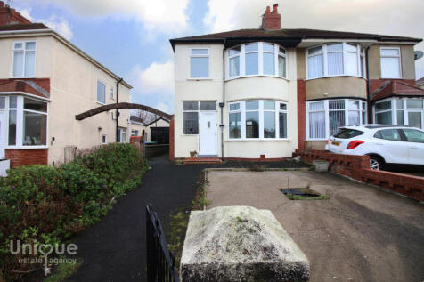 Beaufort Avenue,  Blackpool, FY2 3 bed semi