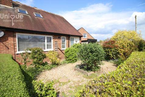 2 bedroom semi-detached house for sale