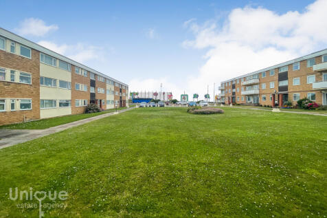 Pembroke Court, Queens Promenade... 2 bed apartment for sale