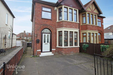 Athlone Avenue,  Blackpool, FY2 3 bed semi