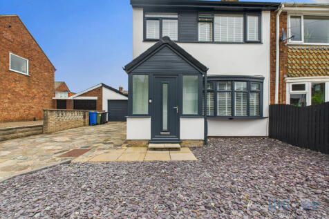 3 bedroom semi-detached house for sale