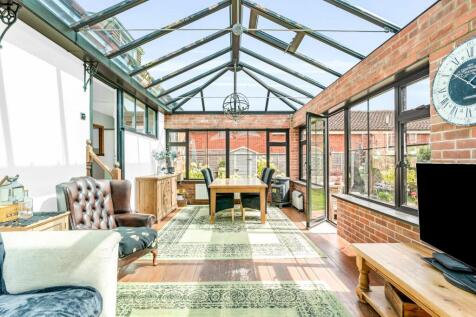 Hull Lane, Ware SG11 3 bed chalet for sale