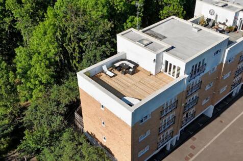 Trapstyle Road, Ware SG12 2 bed apartment for sale