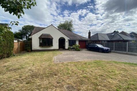 4 bedroom detached bungalow for sale