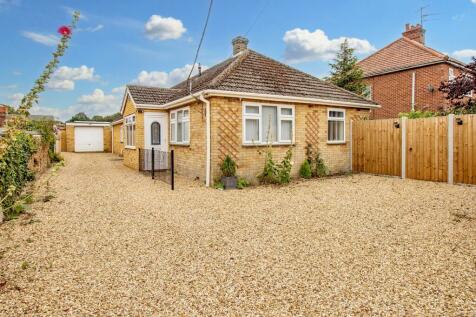 4 bedroom detached bungalow for sale