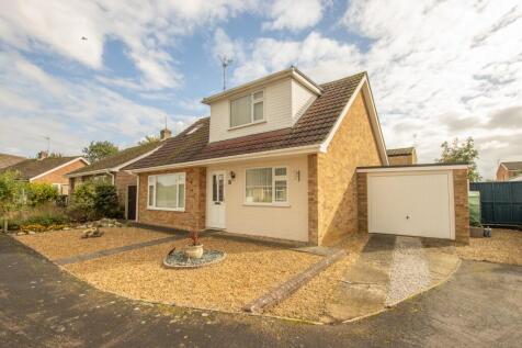 Lansdowne Close, Gayton 3 bed detached bungalow for sale