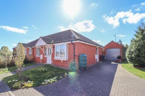 2 bedroom semi-detached bungalow for sale
