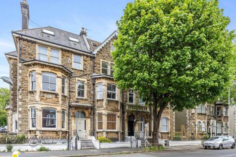 Cromwell Road, Hove, BN3 3EE 2 bed apartment for sale