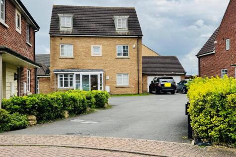 5 bedroom detached house for sale