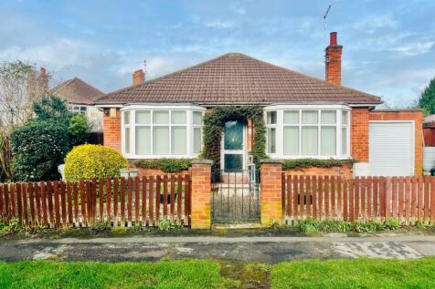 2 bedroom detached bungalow for sale