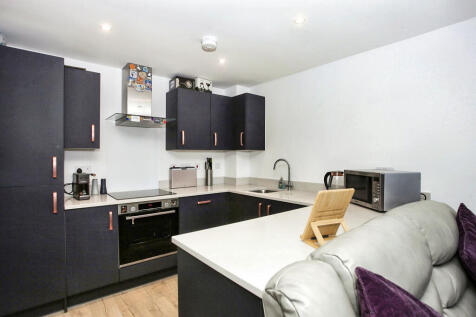 2 bedroom maisonette for sale