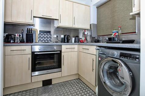 1 bedroom ground floor flat for sale