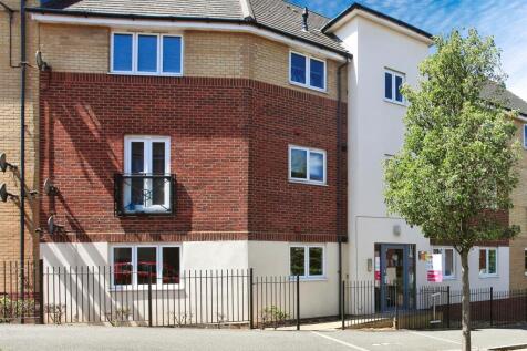 1 bedroom ground floor flat for sale