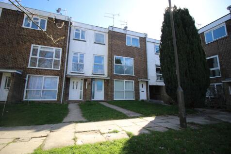 2 bedroom ground floor maisonette for sale