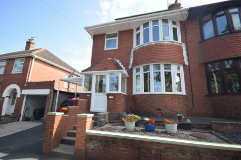 3 bedroom semi-detached house for sale