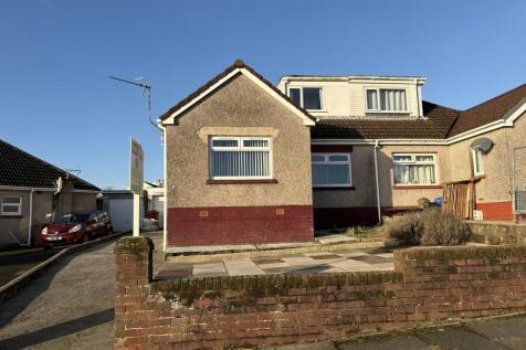 3 bedroom semi-detached bungalow for sale