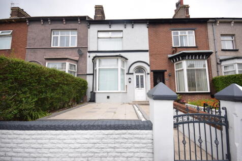 4 bedroom terraced house for sale