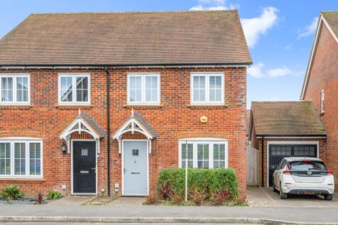 3 bedroom semi-detached house for sale