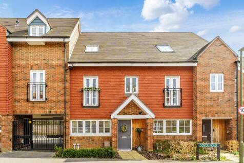 4 bedroom terraced house for sale