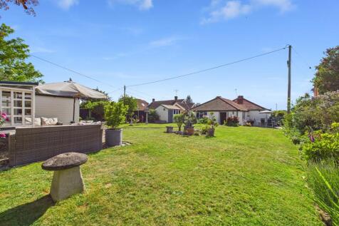 Little Marlow, Marlow SL7 4 bed detached bungalow for sale