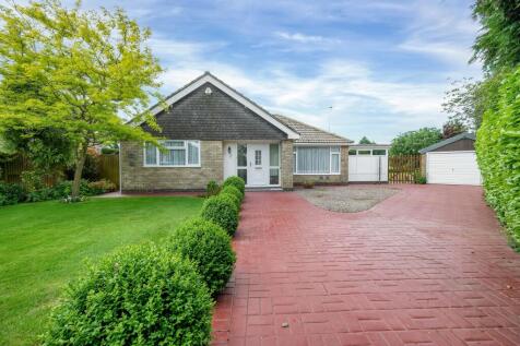 Austhorpe Grove, Cottesmore 3 bed bungalow for sale