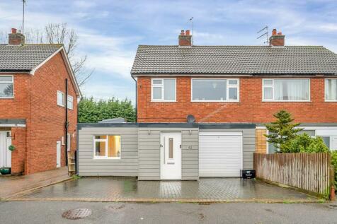 3 bedroom semi-detached house for sale