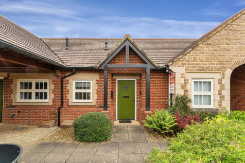 Huntsmans Drive, Oakham 1 bed bungalow for sale