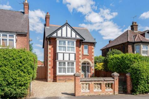 Station Road, Oakham 3 bed detached house for sale