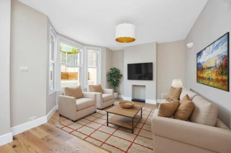 Springfield Road, Brighton 2 bed apartment for sale