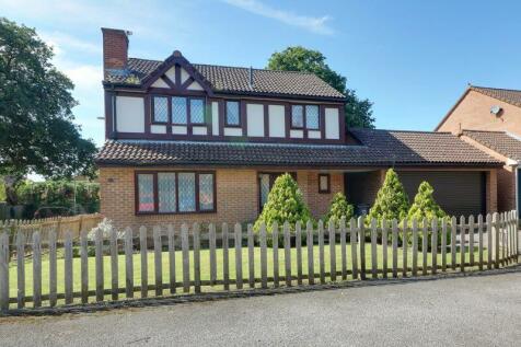 4 bedroom detached house for sale