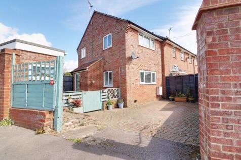 1 bedroom end of terrace house for sale