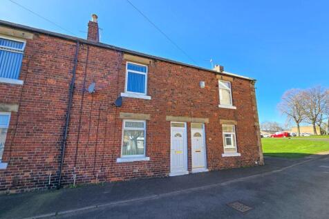 Hood Square, Winlaton 2 bed terraced house for sale