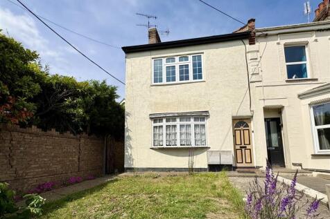 Eastwood Road, Rayleigh 1 bed flat for sale