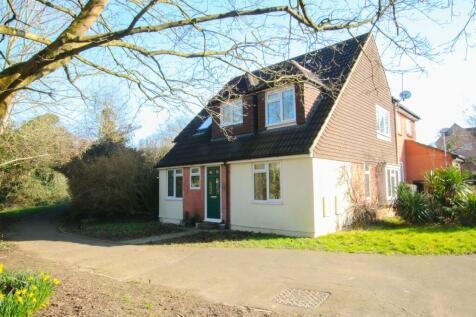 Linnet Walk, Wokingham, RG41 4 bed end of terrace house for sale